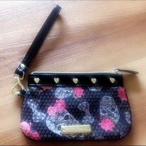 BETSEY JOHNSON Sequin skull clutch